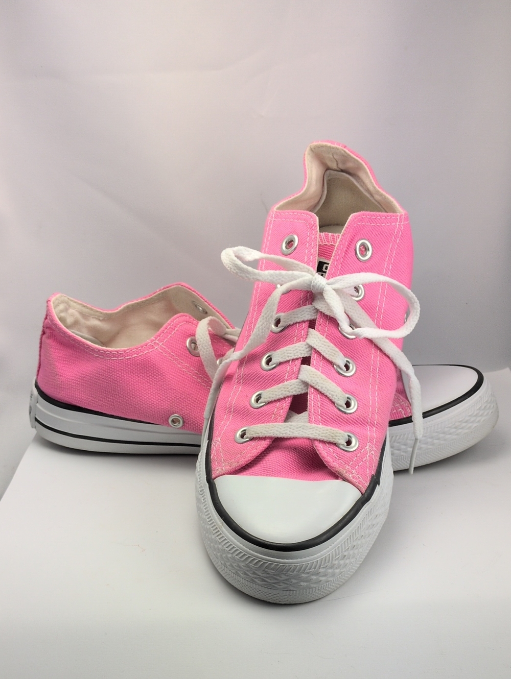 Converse Pink Low-Top Canvas Sneakers Men 7 Women 8.5